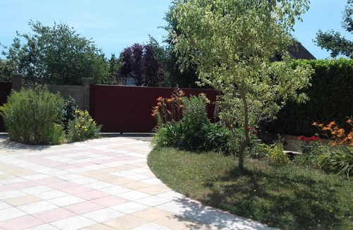 Saint-Aubin-Les-Elbeuf House | La maisonnette du Jardin Fleuri