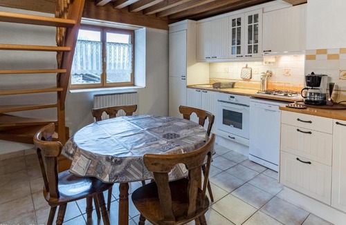 Chaudenay-le-Chateau House | La Maisonnette