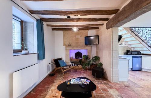 Azay-le-Rideau House | La Maisonnette de Carreaux