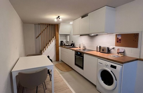 Villeneuve House | "La Maisonnette" tiny house - 10 min from Montreux