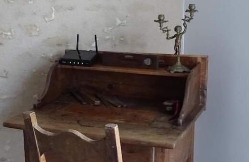 Saint-Maur Cottage | La Maisonnette with pool view