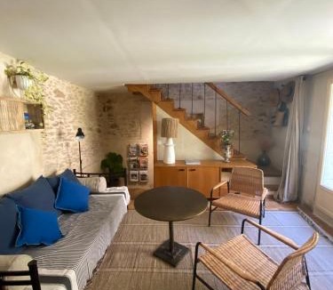 Vallabrix House | La malle bleue