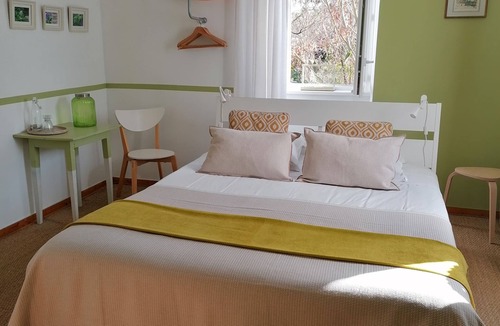 Reviers Bed & Breakfast | La Malposte Chambre Verte MME Pierre Oger