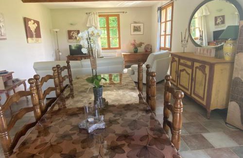 Menerbes House | La Manaude