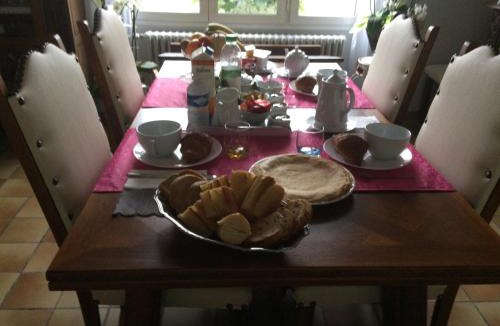 Neuville-sous-Montreuil Bed & Breakfast | La Mansarde
