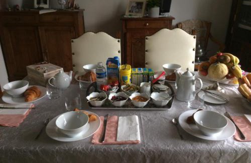 Neuville-sous-Montreuil Bed & Breakfast | La Mansarde