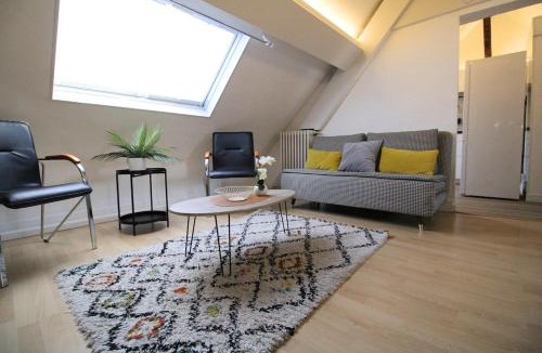 Lagny-sur-Marne Apartment | La Mansarde - Cozy T2 - Disney, Gare, Hypercentre