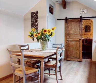 Vernon Apartment | La Mansarde