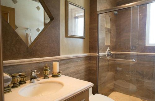 Ensenada House | La Mansión Residency Suites Ensenada