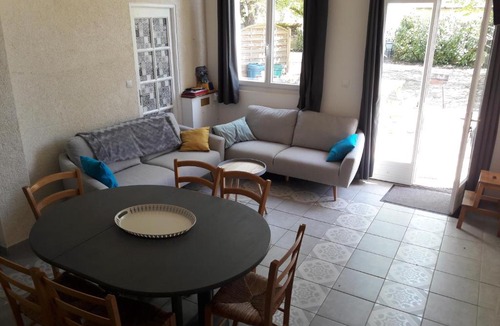 Avrille-les-Ponceaux Bed & Breakfast | La Marelle