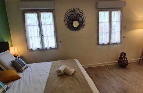 Les Mureaux Bed & Breakfast | LA MARINA-Center-Parking-StationtoParis Chambre LAGON