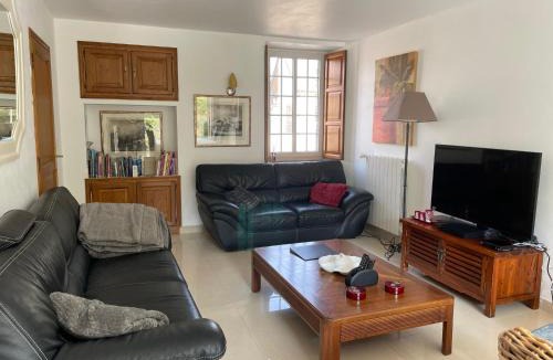 Cerisy-la-Foret House | La Maringote