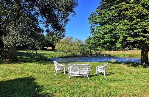 Orsennes Bed & Breakfast | La Marquise Penchée
