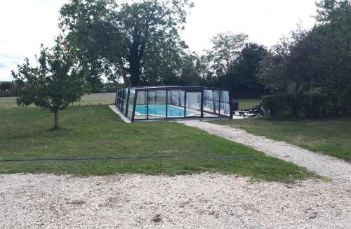 Etais-la-Sauvin House | LA MARSEILLAISE 15 PERS PISCINE