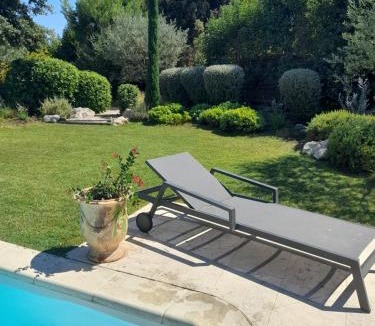 Villeneuve-les-Avignon Bed & Breakfast | La Mathilde