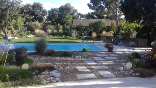 Villeneuve-les-Avignon Bed & Breakfast | La Mathilde