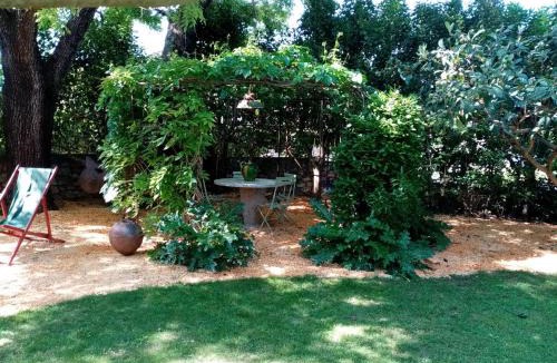 Saint-Mamert-du-Gard House | La Mazade de Saint Mamert