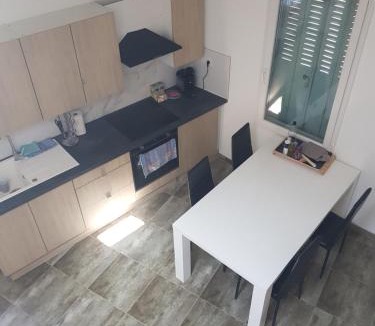 Tulette Apartment | La menuiserie