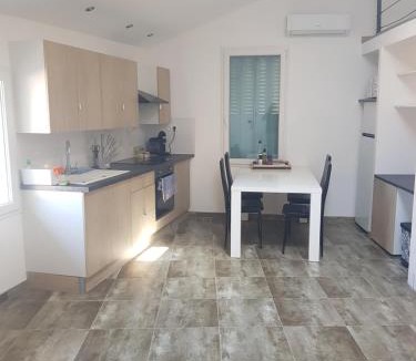 Tulette Apartment | La menuiserie