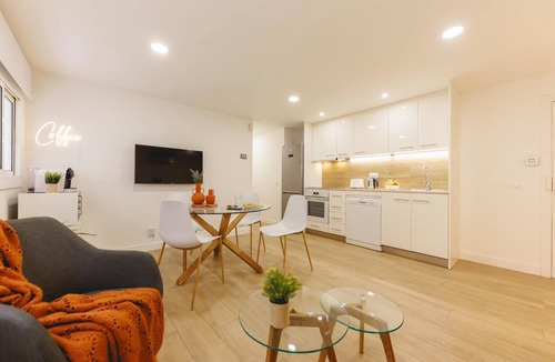 Old Town Apartment | La Mercè - Holiday Apartment Rental in Girona | Bravissimo