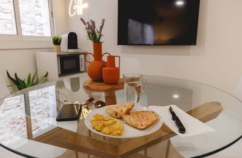 Old Town Apartment | La Mercè - Holiday Apartment Rental in Girona | Bravissimo
