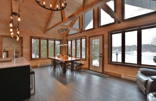 Lac-Simon Ski Chalet | LA MERVEILLE LUXURY CHALET, LAKESIDE SPA