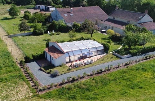 Saint-Hilaire-la-Foret House | La Mésange - Cottage 5 people with indoor heated pool