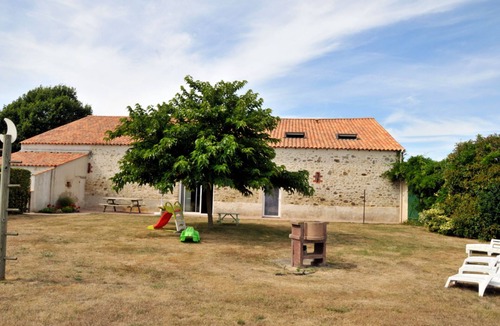 Saint-Hilaire-la-Foret House | La Mésange - Cottage 5 people with indoor heated pool