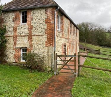 Notre-Dame-de-Courson House | La Meslinière