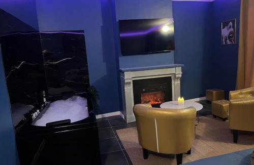 Soissons Apartment | La Messaline - Love Room and Secretroom - Balneo