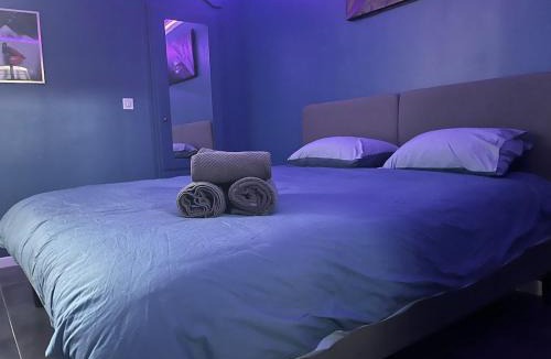 Soissons Apartment | La Messaline - Love Room and Secretroom - Balneo