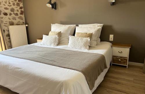 Le Poire-sur-Vie Apartment | La Millière - Piscine & Campagne - Lescure