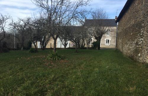 Saint-Pierre-de-Fursac Bed & Breakfast | La Mirabelle