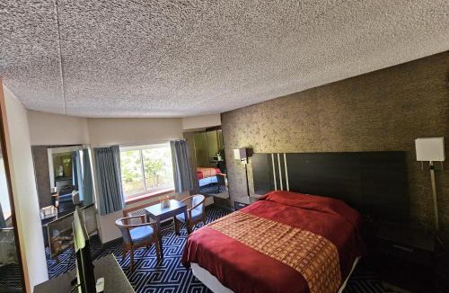 Monmouth Junction Hotel | La Mirage Motor Inn