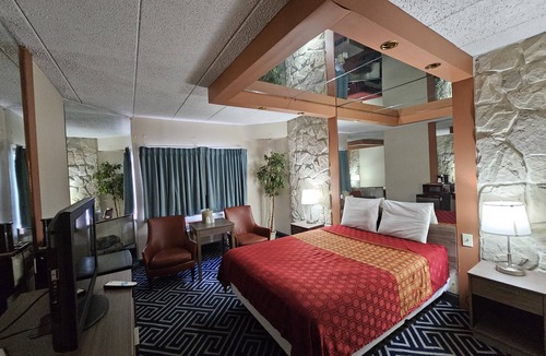 Monmouth Junction Hotel | La Mirage Motor Inn