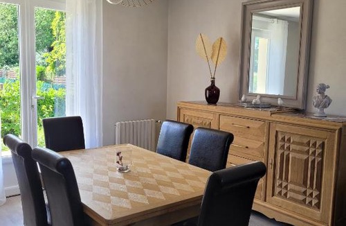 Mosles House | La Mosloise