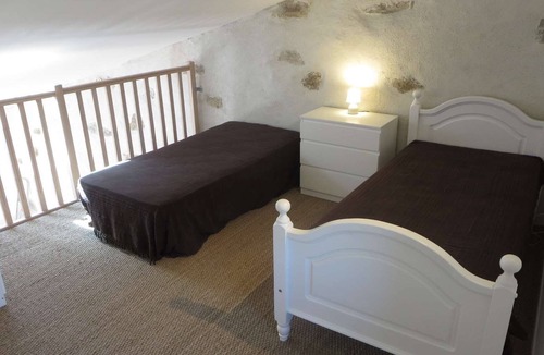 Fa House | "La Mule" , Pretty village house in Cathar country, 6 people - covered terrace