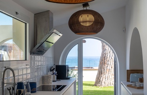 Plage de la Garonnette Villa | La Musarde - Exceptional waterfront villa