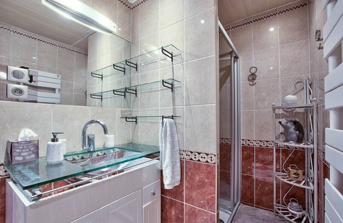 Les Poulettes Apartment | “La Naturelle”: relaxing and exotic! Air conditioning and free/secure parking!