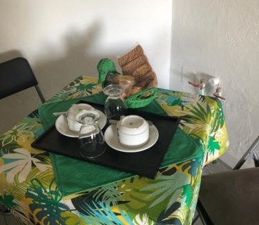 Caucade House | La Nectarine