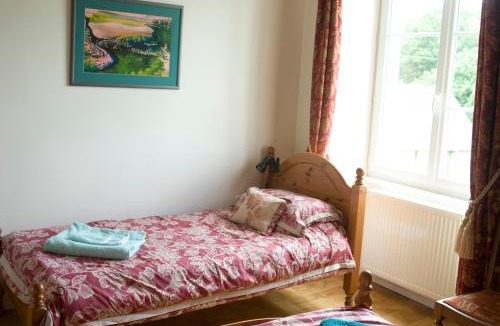 Buais-les-Monts Bed & Breakfast | La Nesliere Chambres d'Hôtes Bio