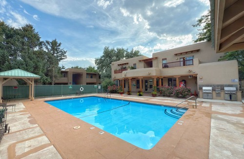 Santa Fe Condo | La Nube: Luxe Japandi Sanctuary, 3BR+Gated, 10 Min to Downtown, Dedicated Office