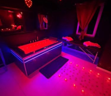 Amilly House | La nuit éternelle