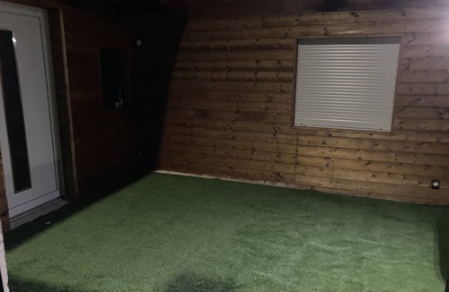 Herblay Ski Chalet | La Nuit Glamour est Situé à Herblay 95220 Proche du Centre-ville Gare Sncf 1 km