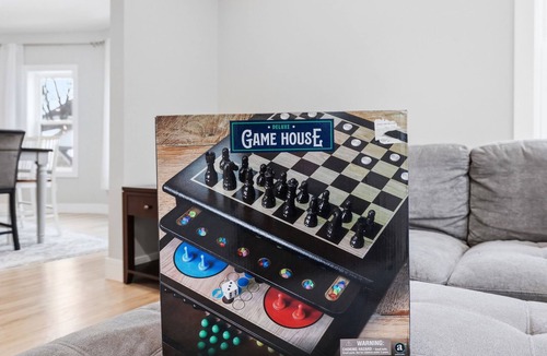 Everett House | La Oasis: Entire Luxury SFH w 5 BR/3 BA near BOS