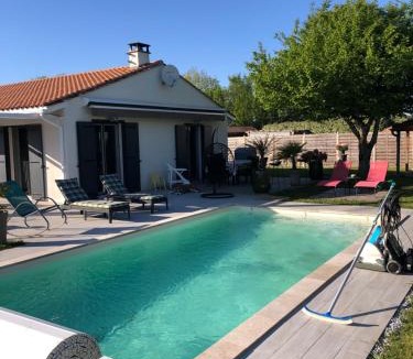 Saint-Sulpice-et-Cameyrac Bed & Breakfast | La Pépinière