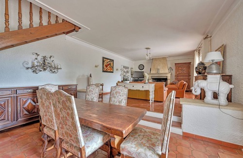 Saint-Saturnin-les-Avignon Villa | La Parenthèse Provençale – House with Pool, A/C, WIFI
