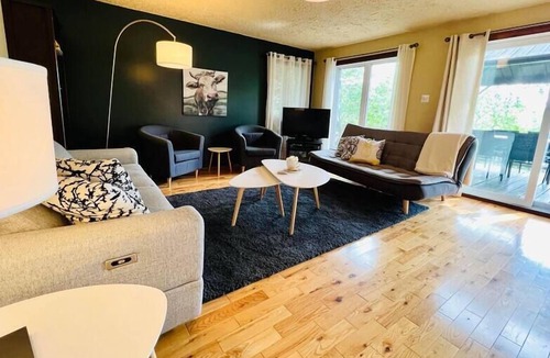 Saint-Denis-de-Brompton Ski Chalet | La P'tit Baie-Waterfront-Petit Lac Brompton