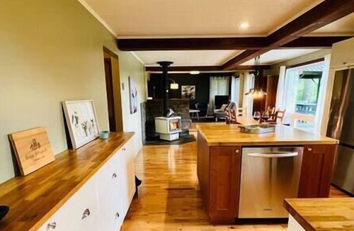 Saint-Denis-de-Brompton Ski Chalet | La P'tit Baie-Waterfront-Petit Lac Brompton