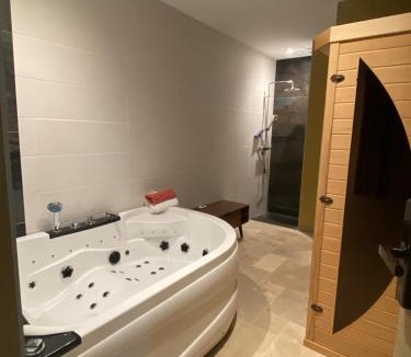 Les Magnils Bed & Breakfast | La p'tite hirondelle